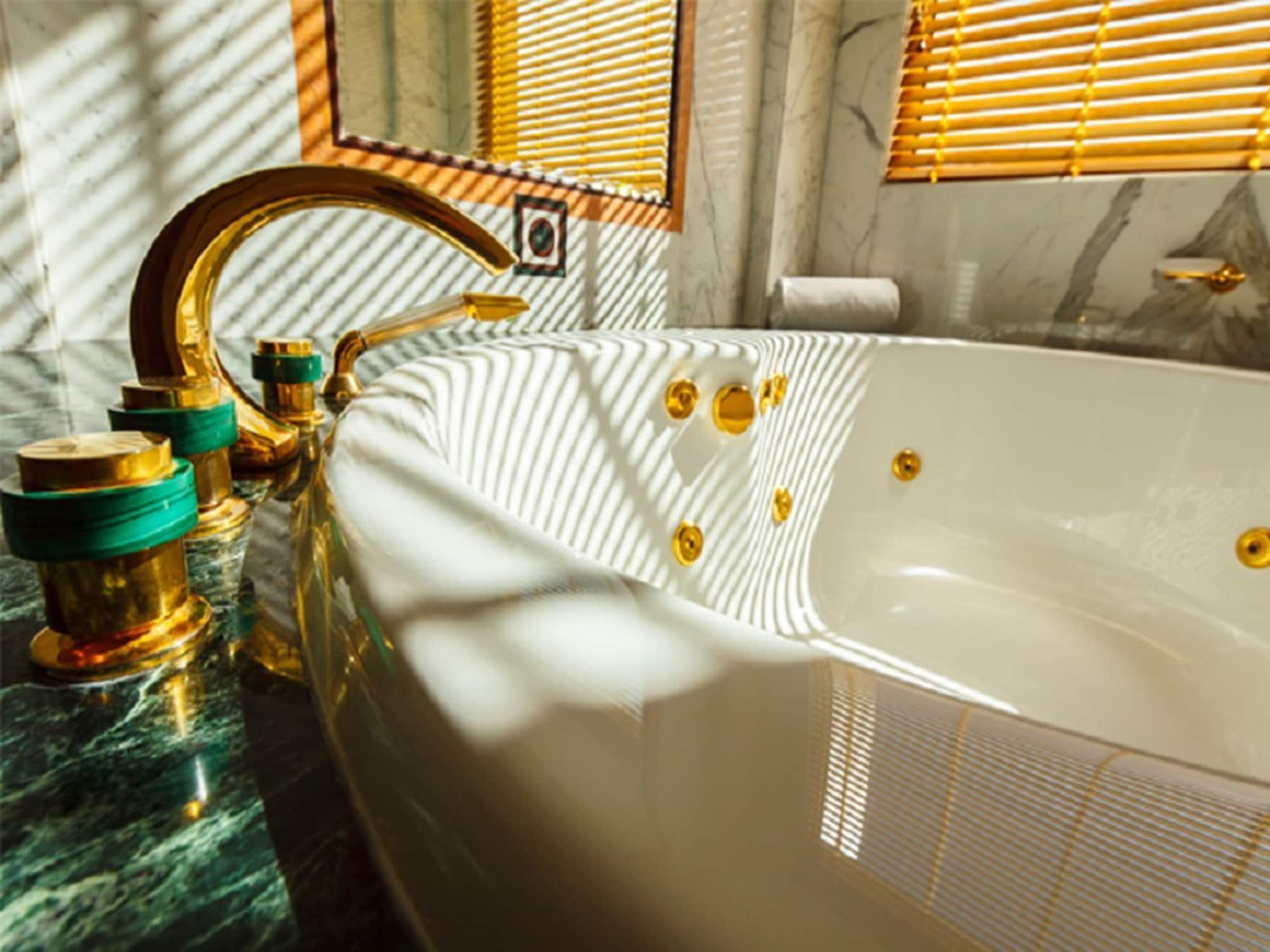 Empire Hotel And Country Club Brunei Bandar Seri Begawan Extérieur photo